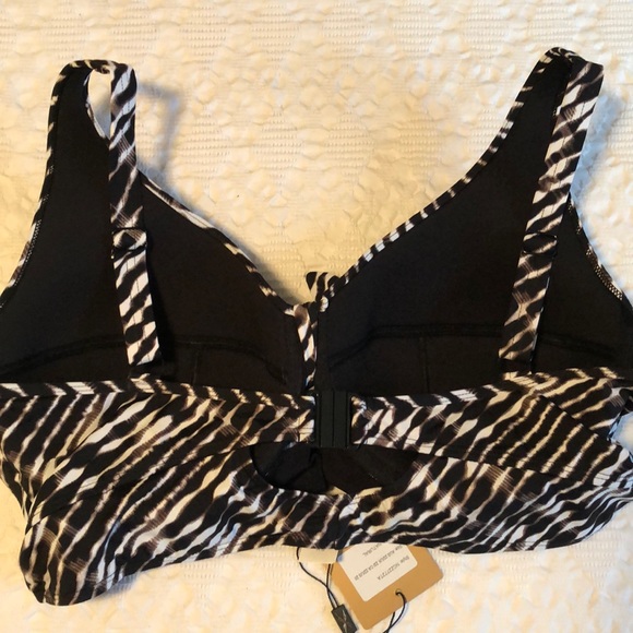 Nip Tuck Plus Size Swim Wear Size 22 swimsuit NWT - Picture 6 of 9
